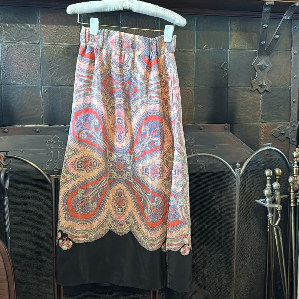 Vanessa Virginia 100% silk skirt excellent condition only used once size XS